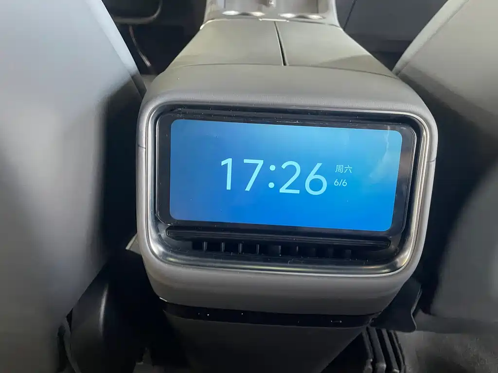 Xiaomi YU7 2025 — фото 19