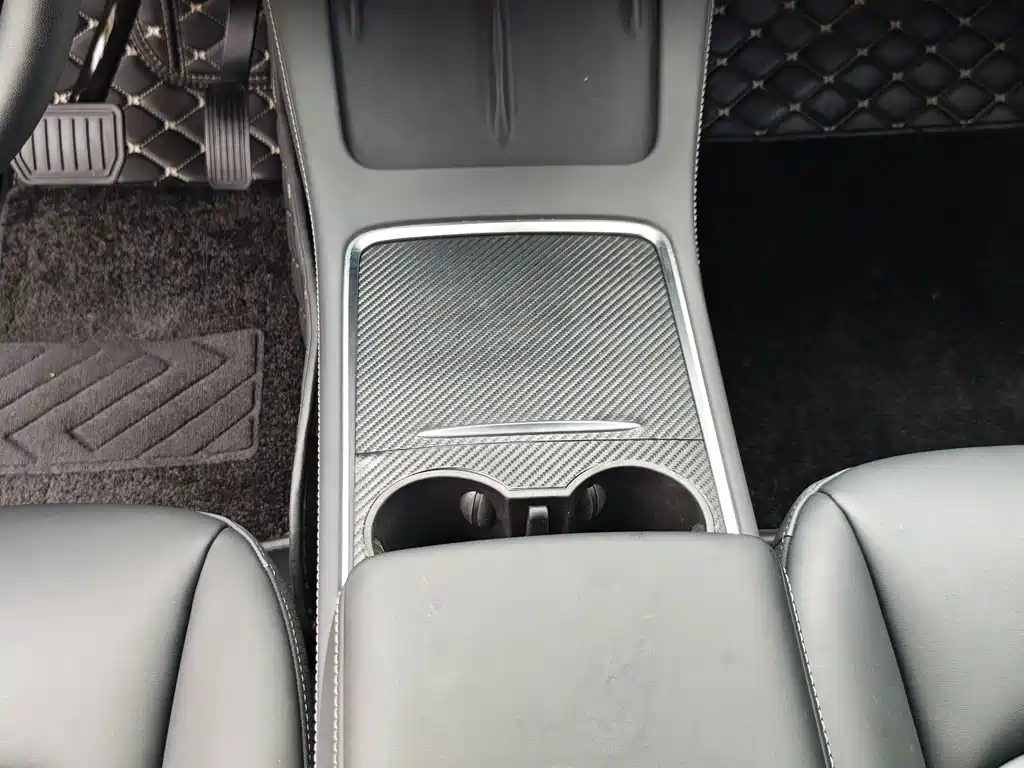 Tesla Model Y 2022 — фото 14