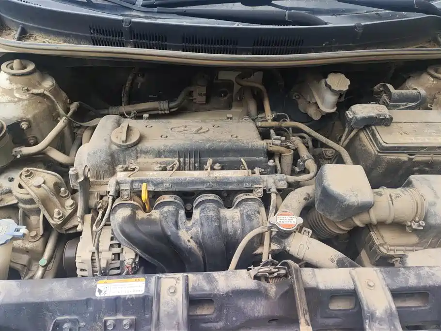 Hyundai Verna 2015 — фото 10