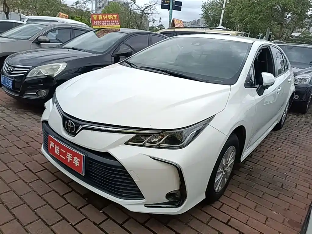 Toyota Corolla 2019 — фото 1