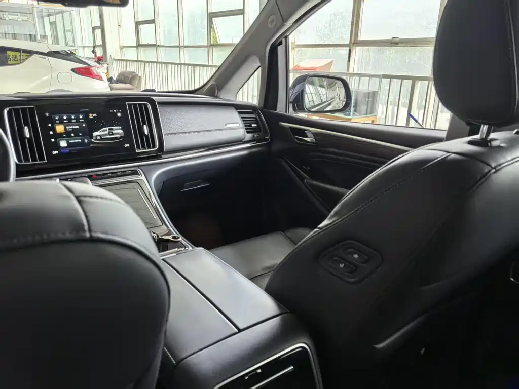 GAC Trumpchi M8 2023 — фото 16