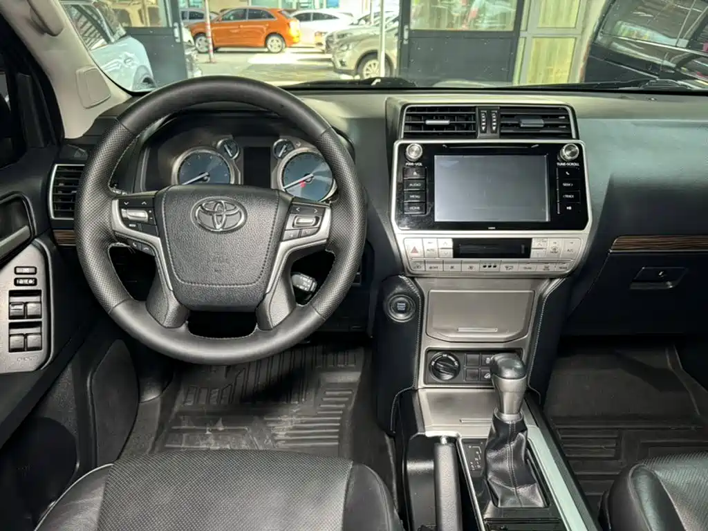 Toyota Prado 2020 — фото 13