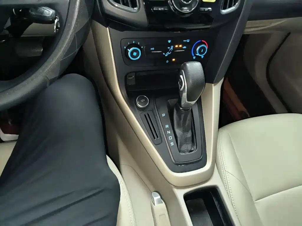 Ford Focus 2017 — фото 14