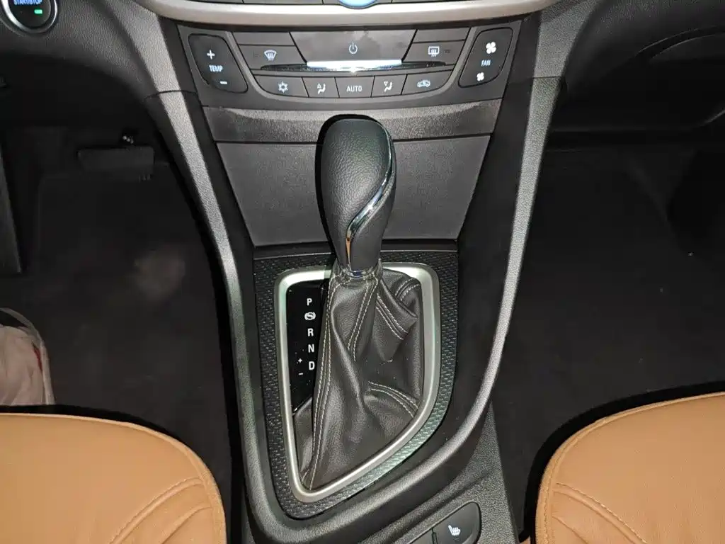 Buick Excelle GT 2018 — фото 10