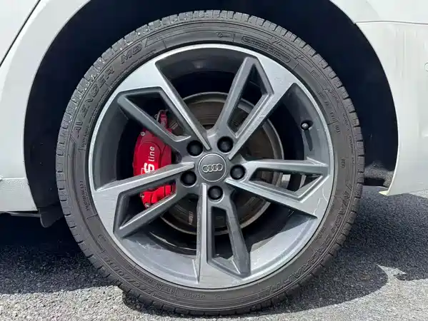 Audi A4L 2019