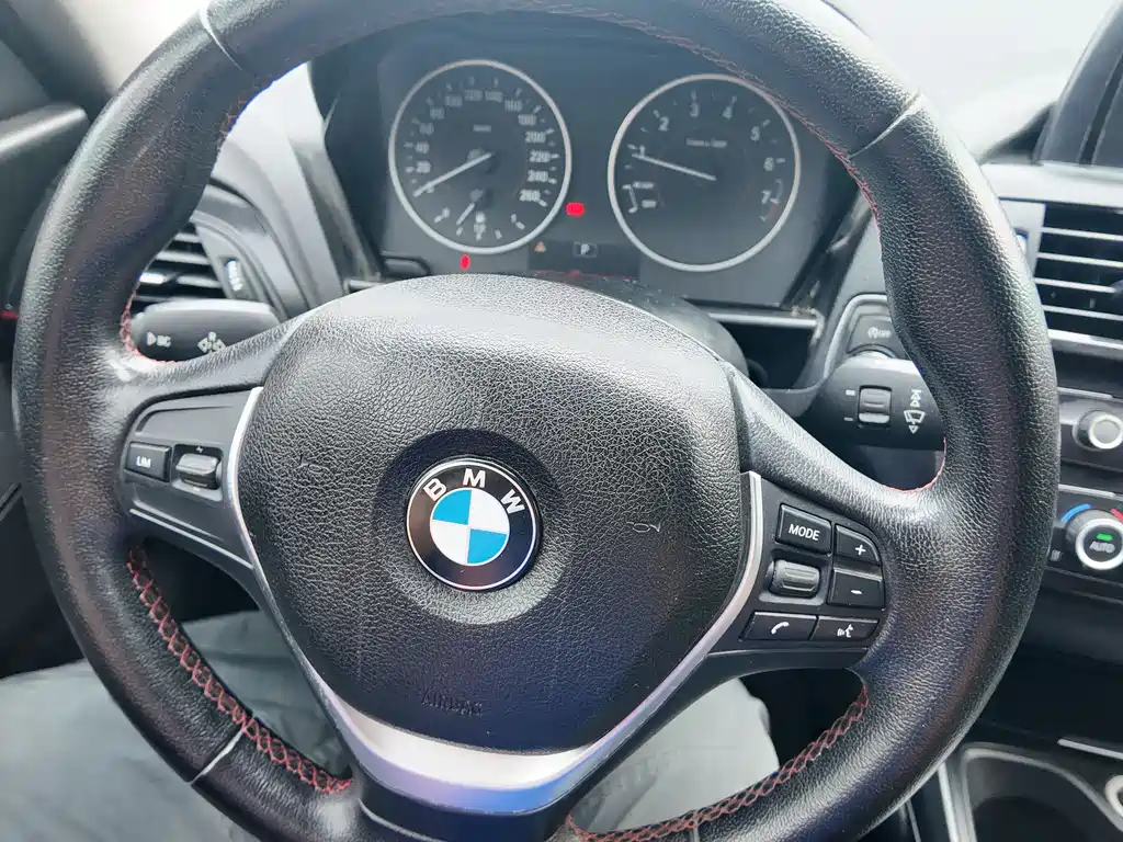 BMW 1 Series 2012 — фото 49