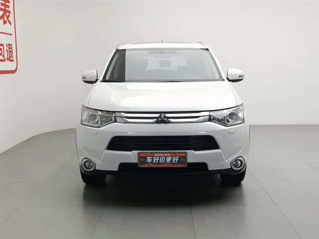 Mitsubishi Outlander 2015 — фото 3