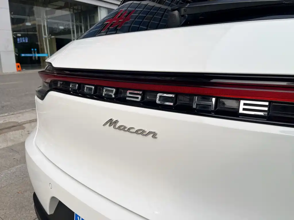 Porsche Macan 2018 — фото 11