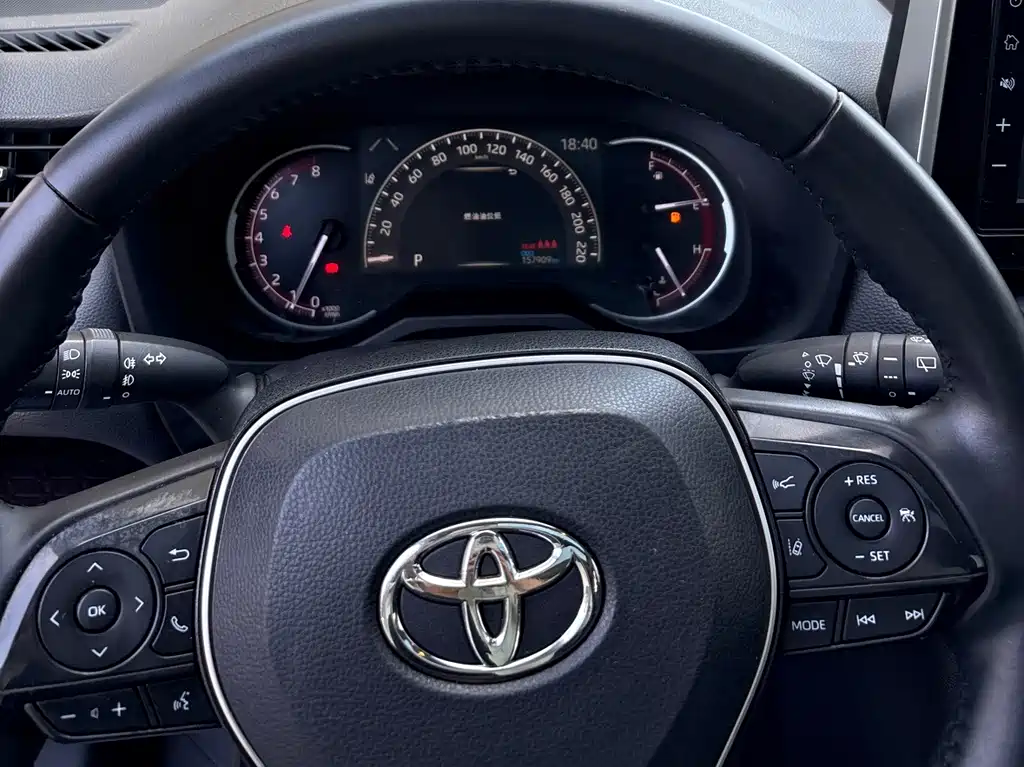 Toyota RAV4 2020 — фото 12