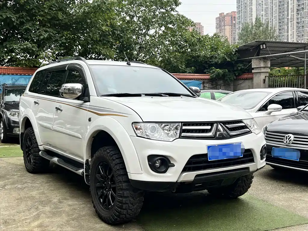 Mitsubishi Pajero Sport 2015 — фото 10