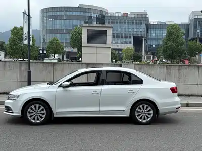Volkswagen Sagitar 2016