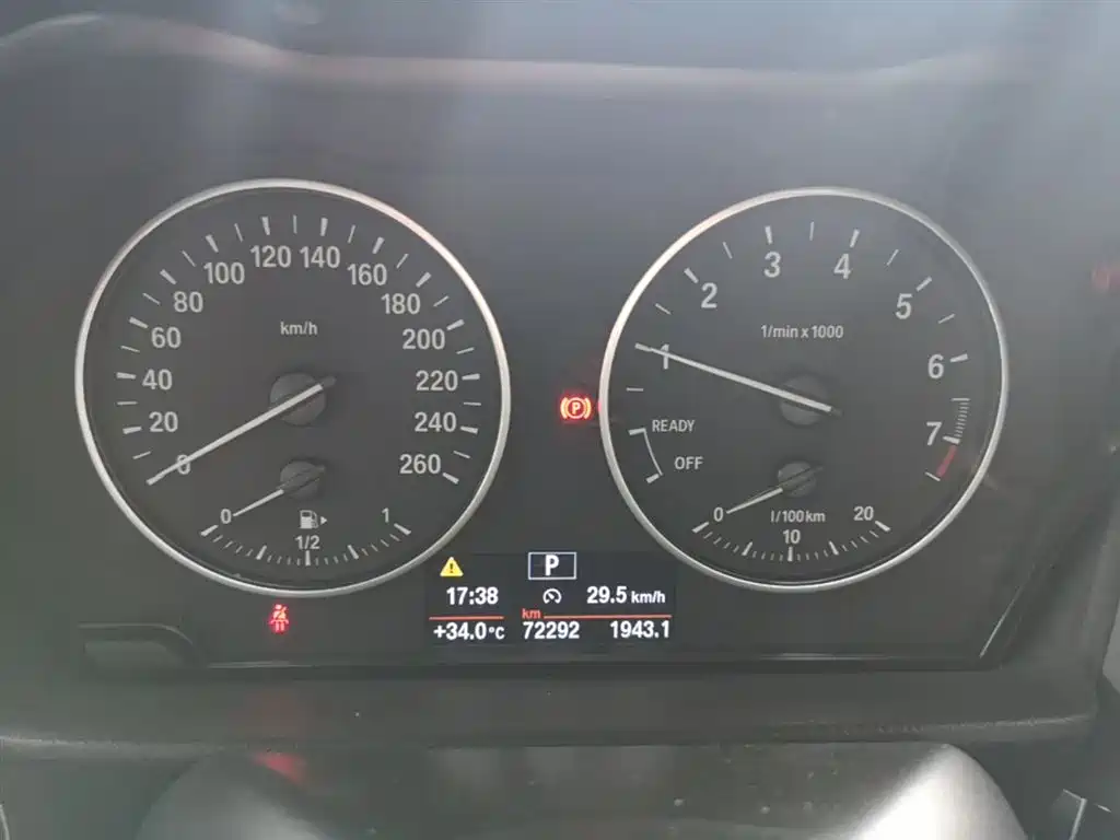 BMW 1 Series 2017 — фото 12