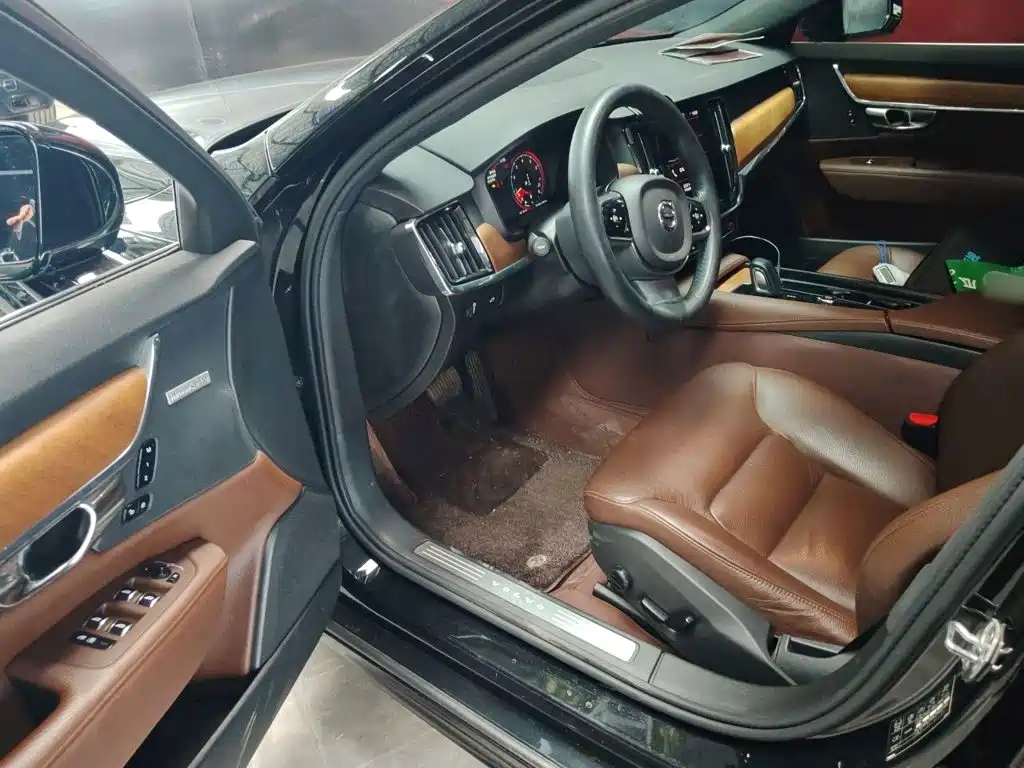 Volvo S90 2021 — фото 17