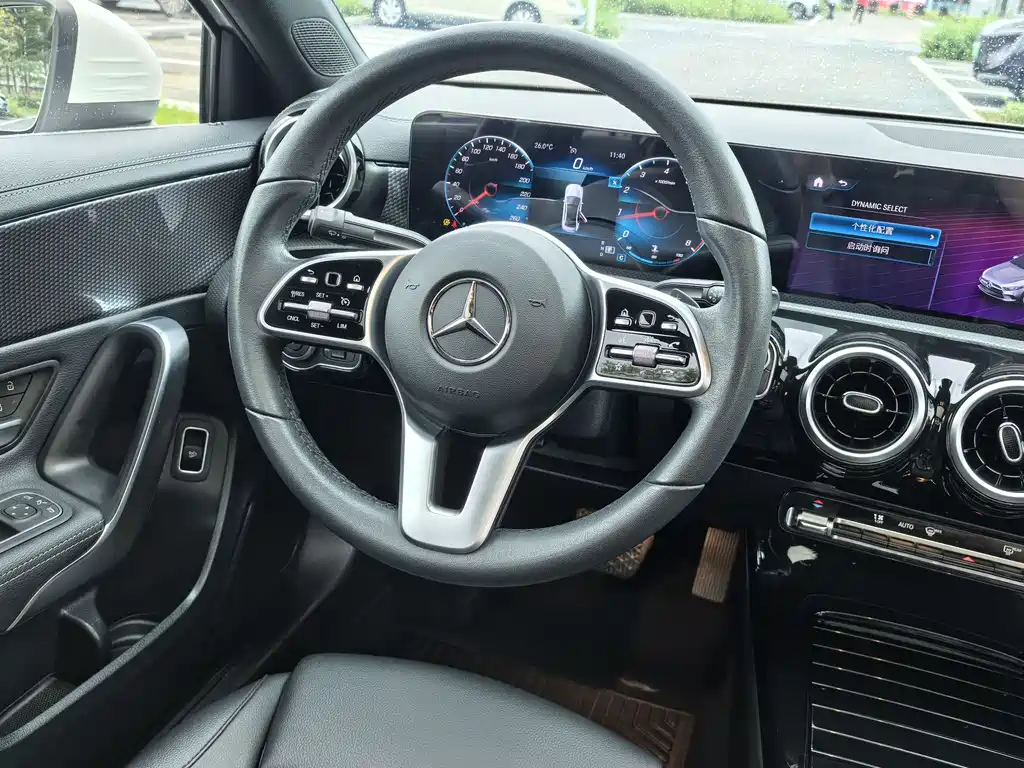 Mercedes-Benz A-Class 2021 — фото 10