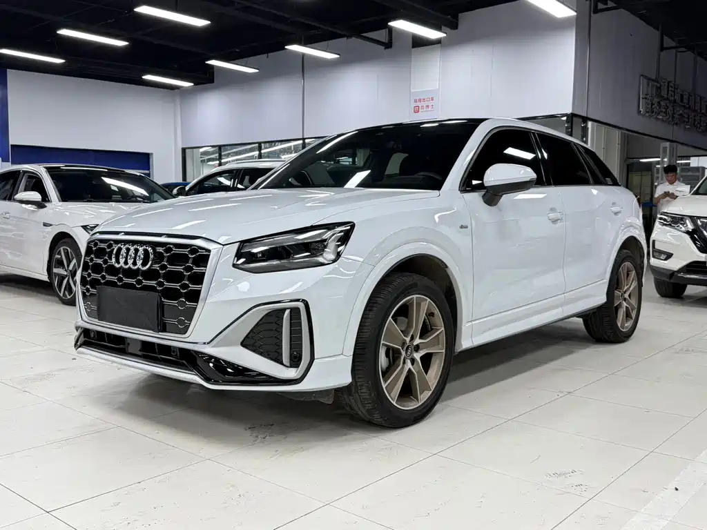 Audi Q2L 2021
