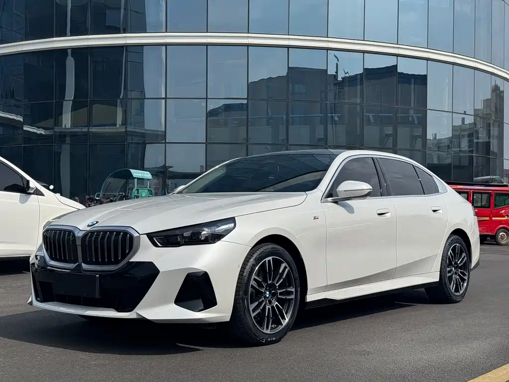 BMW 5 Series 2025