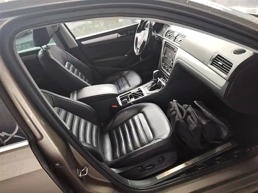 Volkswagen Passat 2015 — фото 25