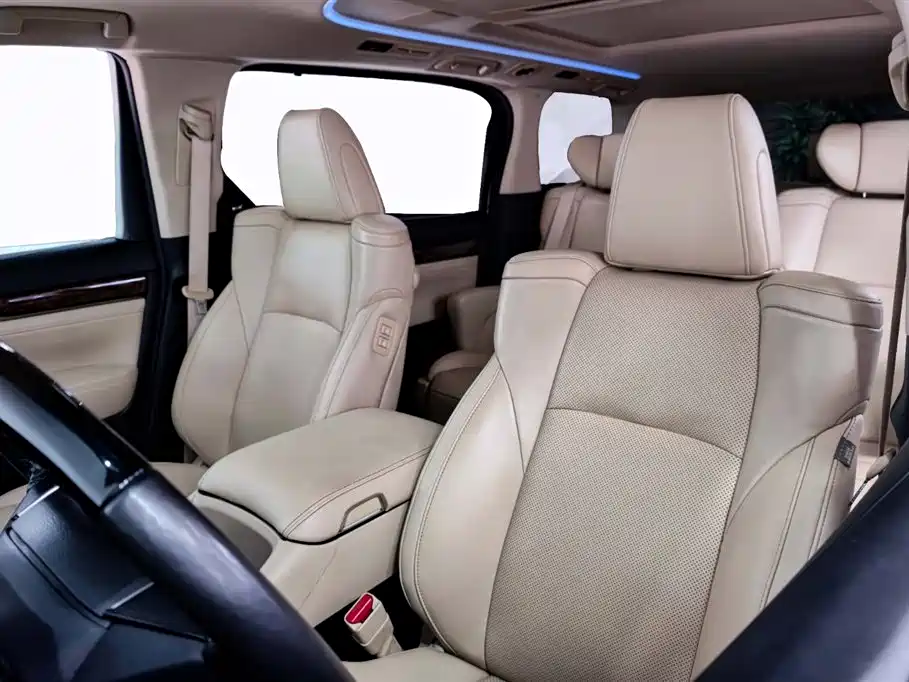 Toyota Alphard 2022 — фото 10