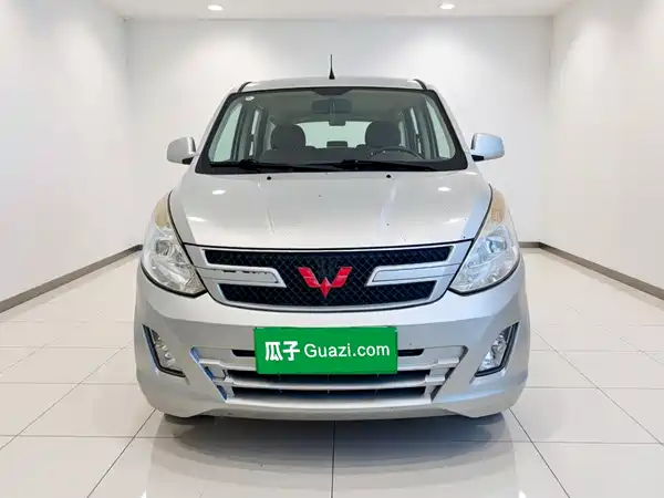Wuling Rongguang V 2015