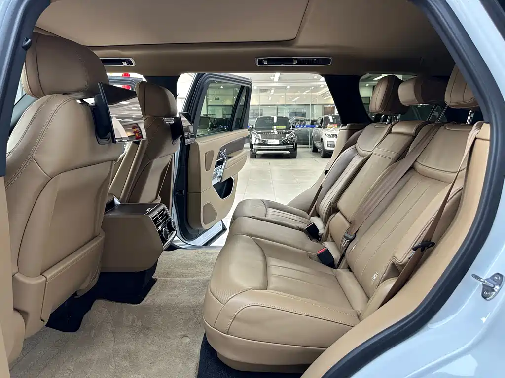 Land Rover Range Rover 2023 — фото 14