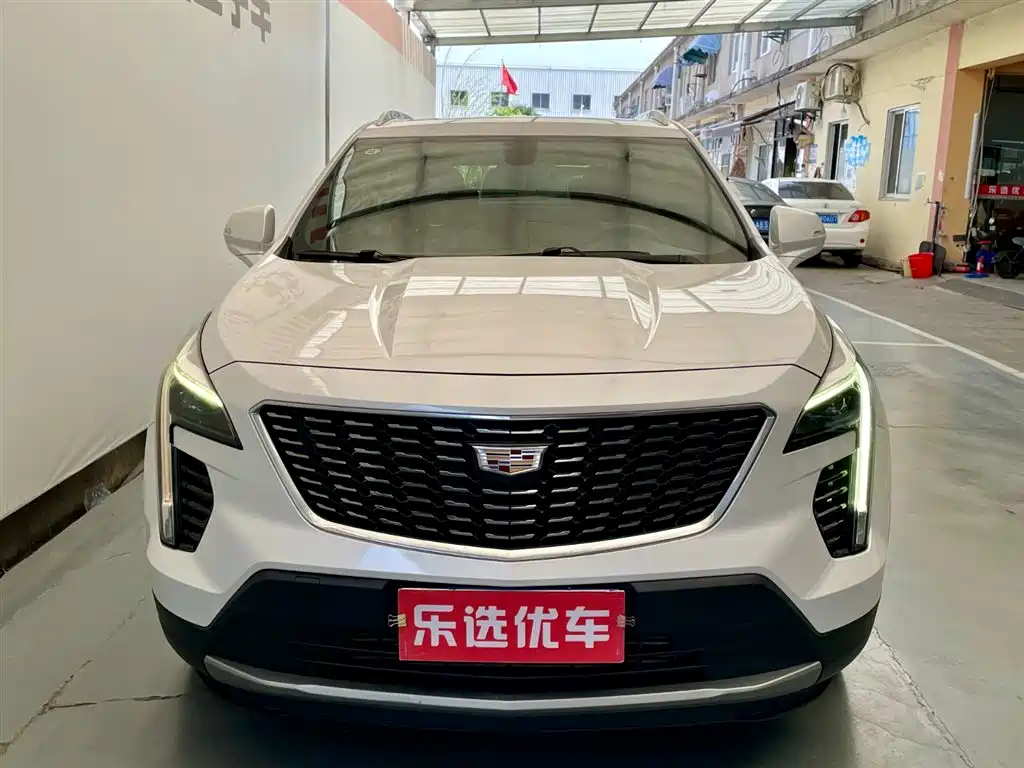 Cadillac XT4 2021 — фото 2