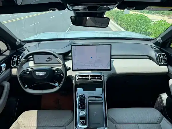Geely Boyue L 2025