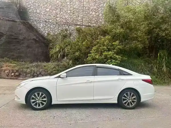 Hyundai Sonata 2012