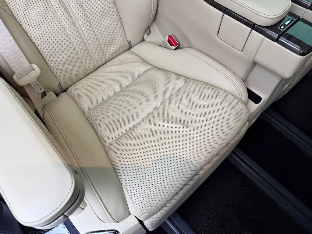 Toyota Alphard 2020 — фото 18