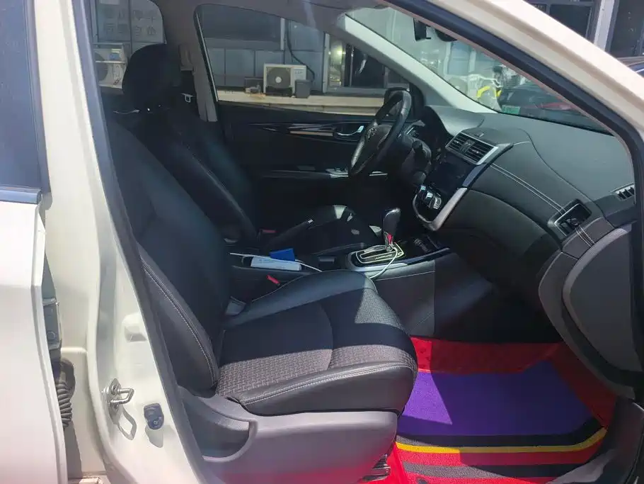 Nissan Tiida 2020