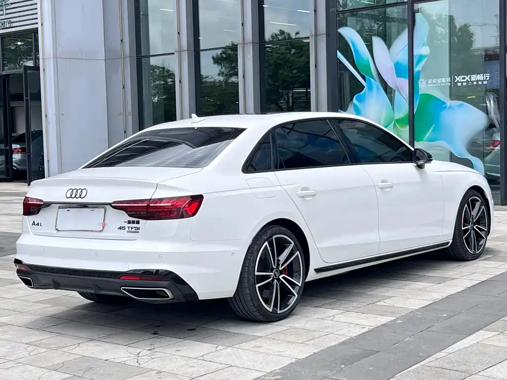 Audi A4L 2023