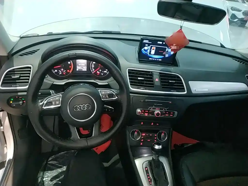 Audi Q3 2017 — фото 10