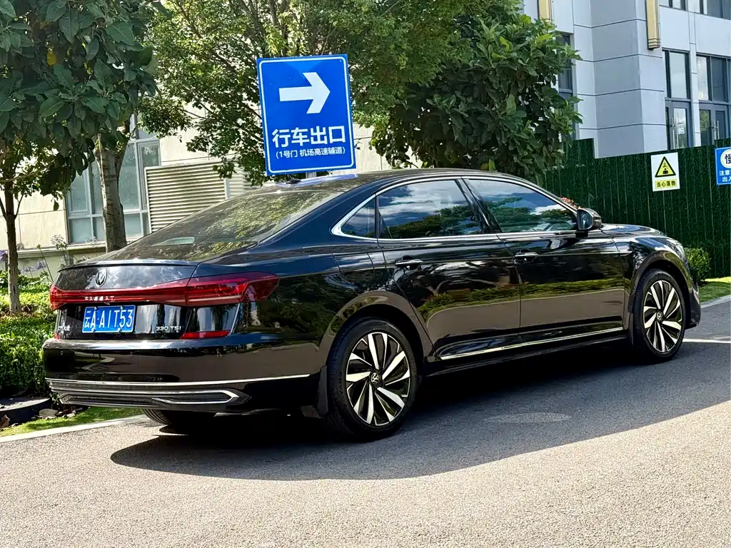 Volkswagen Passat 2022 — фото 8