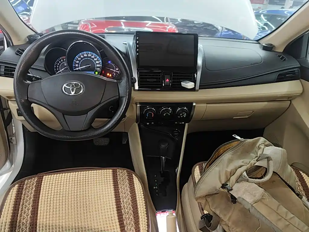 Toyota Vios 2015 — фото 10