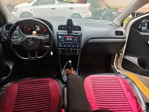 Volkswagen Polo 2015
