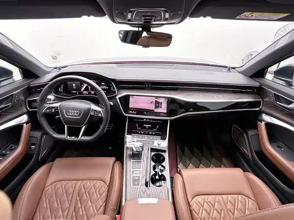 Audi A6L 2022