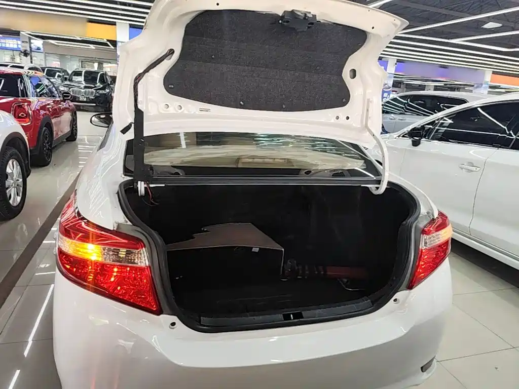 Toyota Vios 2015 — фото 19