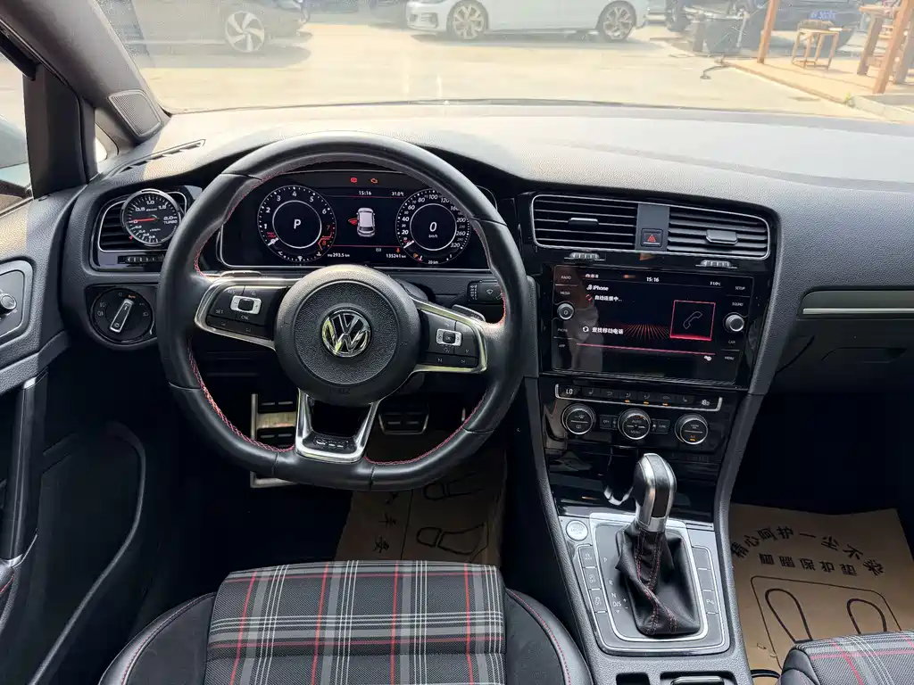 Volkswagen Golf GTI 2018 — фото 8