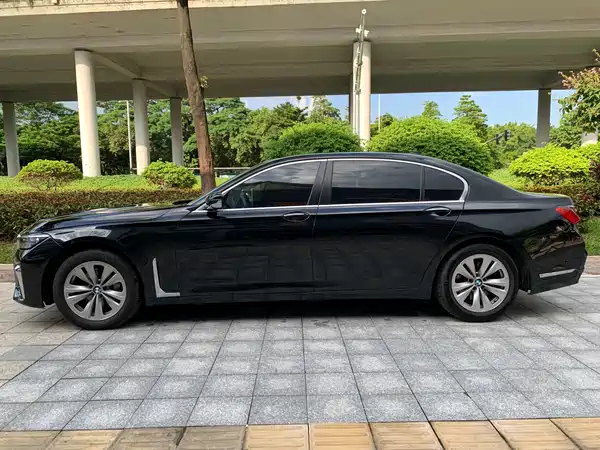 BMW 7 Series 2012
