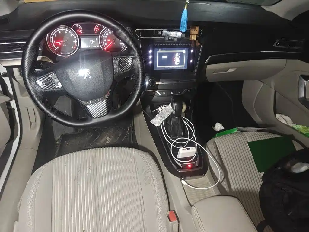 Peugeot 408 2015 — фото 10