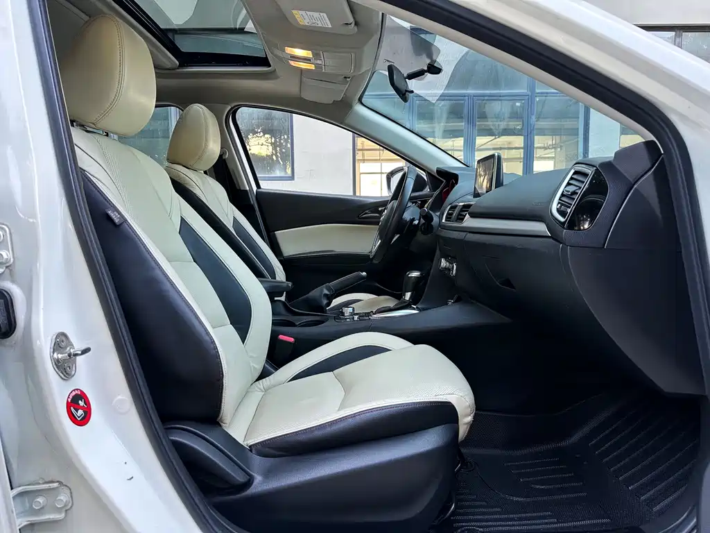 Mazda 3 Axela 2015 — фото 4