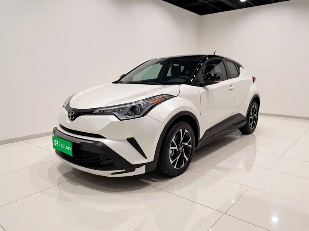 Toyota C-HR 2019 — фото 1