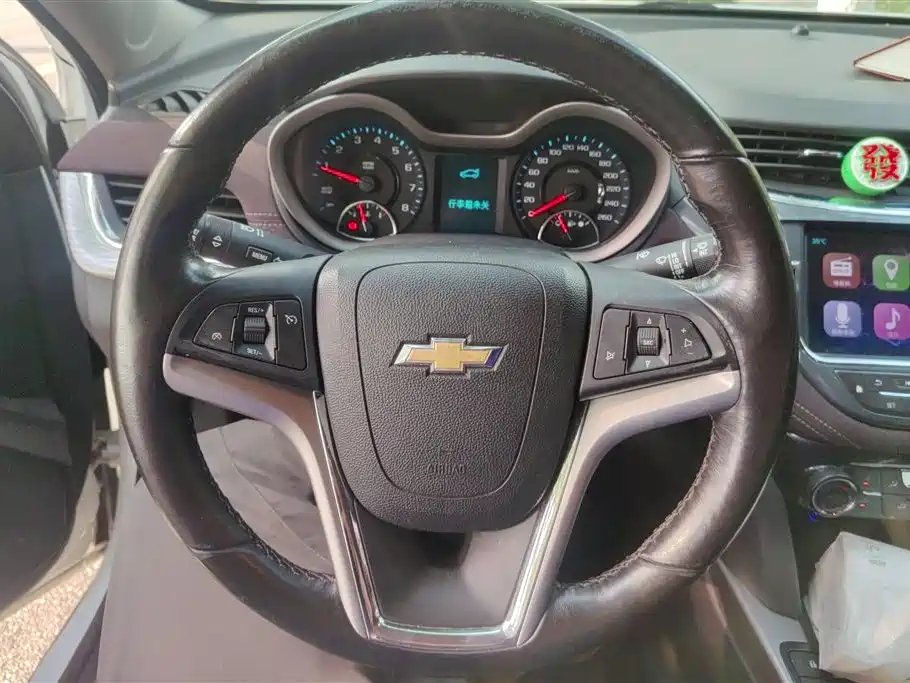 Chevrolet Malibu 2017 — фото 15