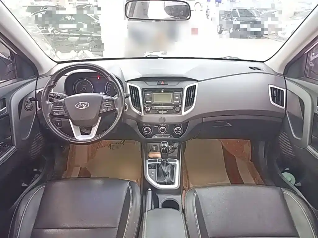 Hyundai ix25 2018 — фото 10