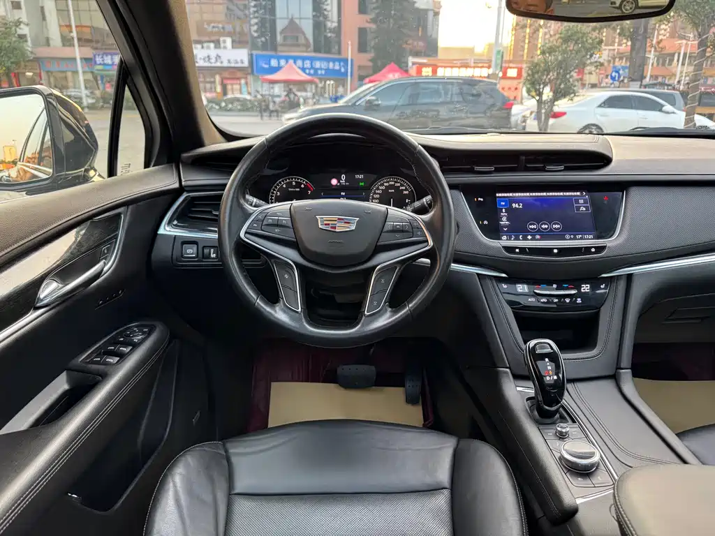 Cadillac XT5 2020 — фото 17