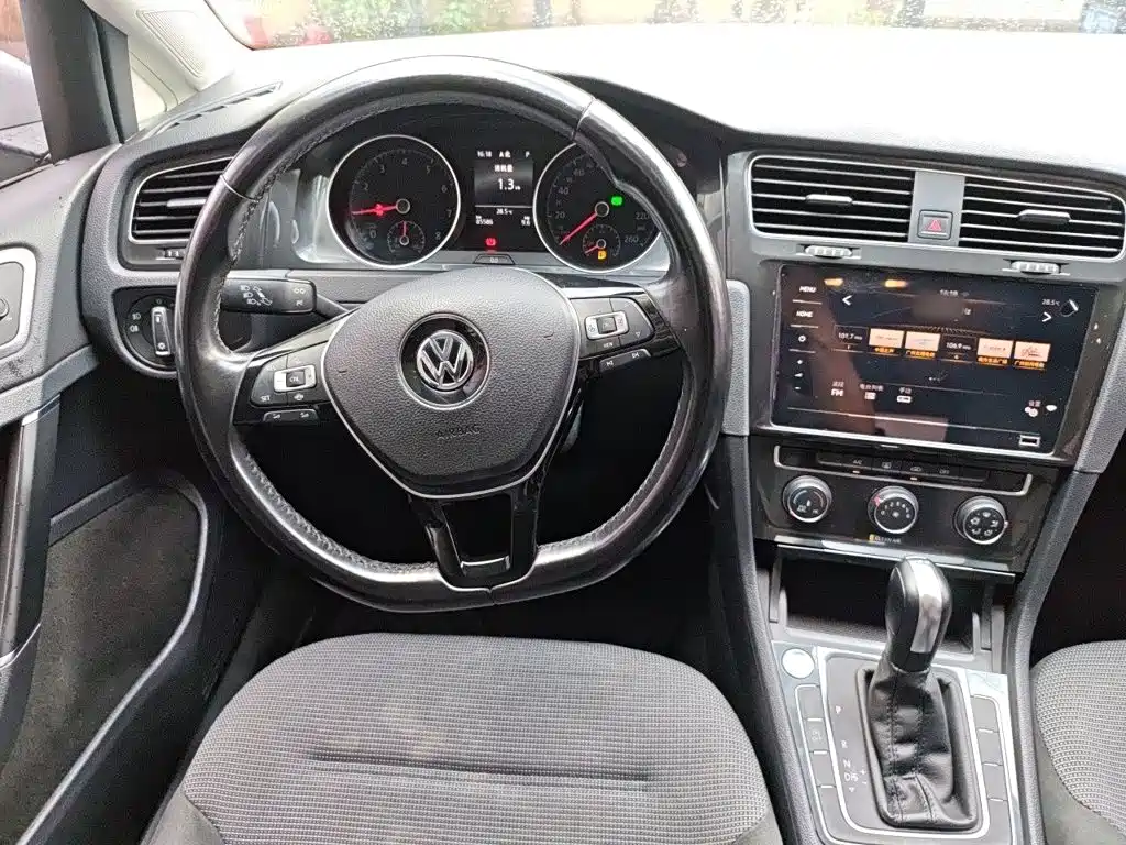 Volkswagen Golf 2020 — фото 11