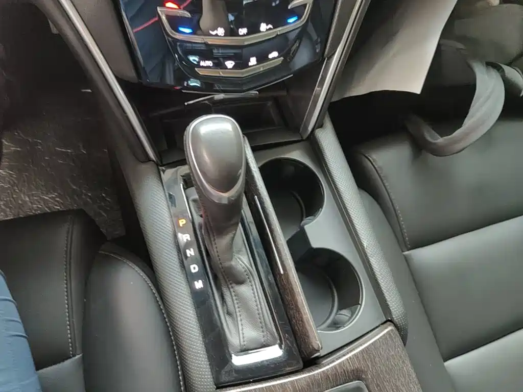 Cadillac XTS 2018 — фото 14