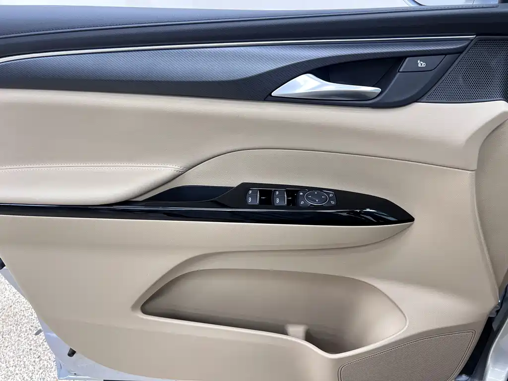 Buick GL8 New Energy 2025 — фото 12