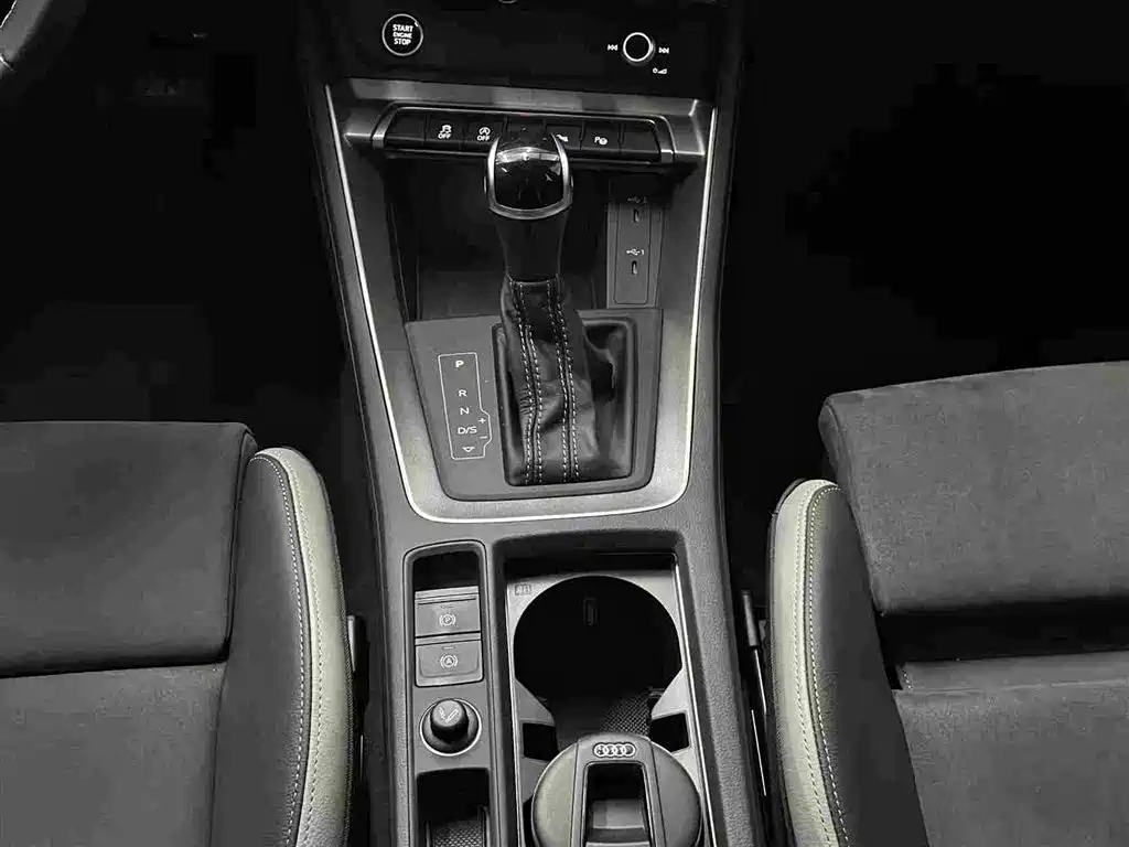 Audi Q3 2023 — фото 16