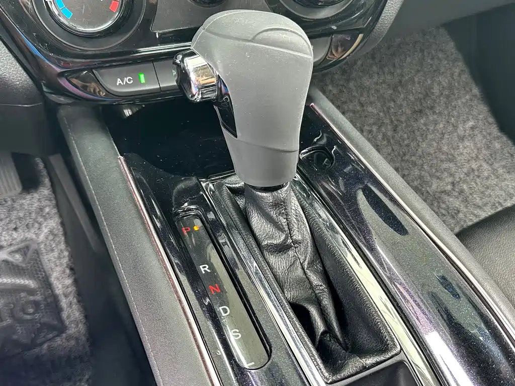 Honda Vezel 2017 — фото 35
