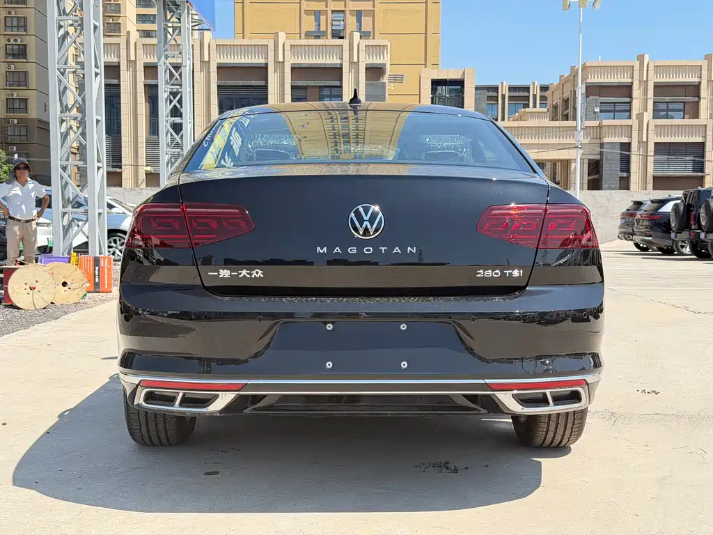 Volkswagen Magotan 2025